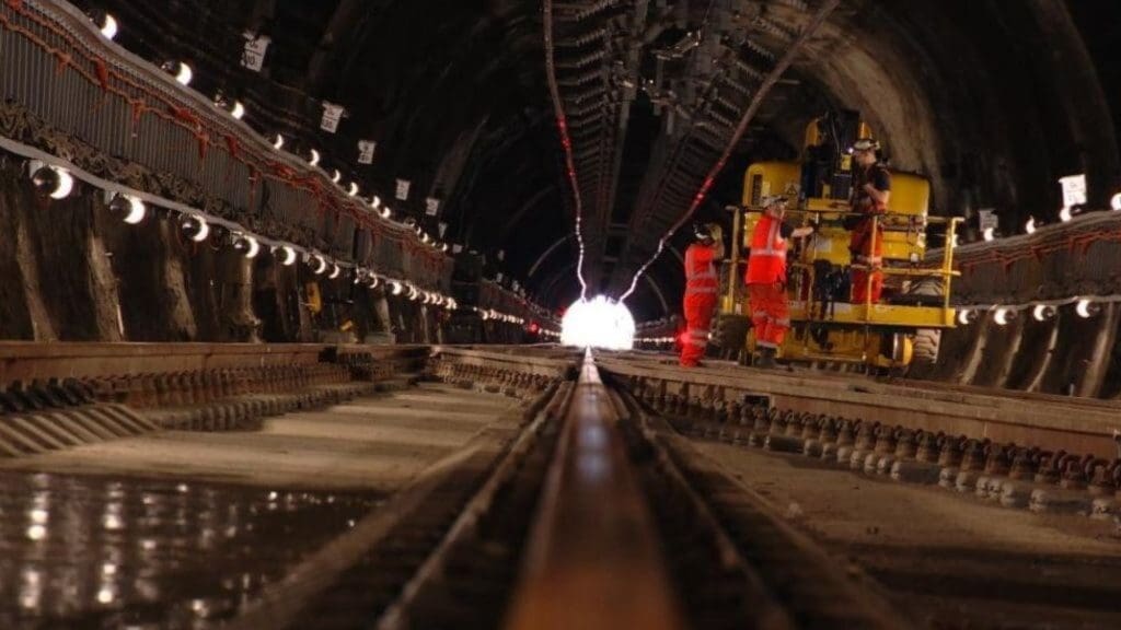 Railway tunnel lighting - Sammode