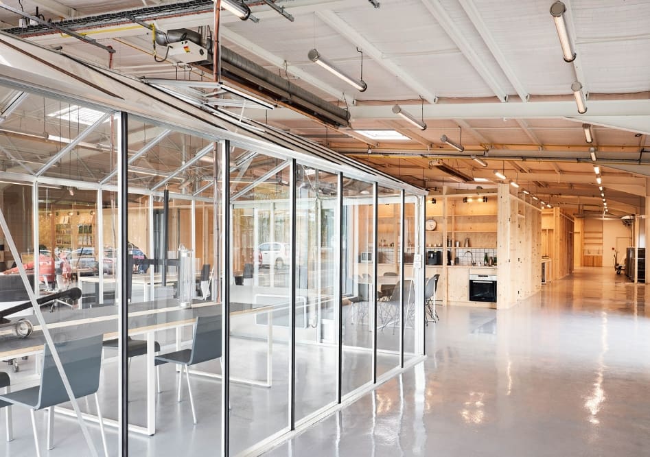 Room psychology and light: planning and lighting New Work workplaces correctly
